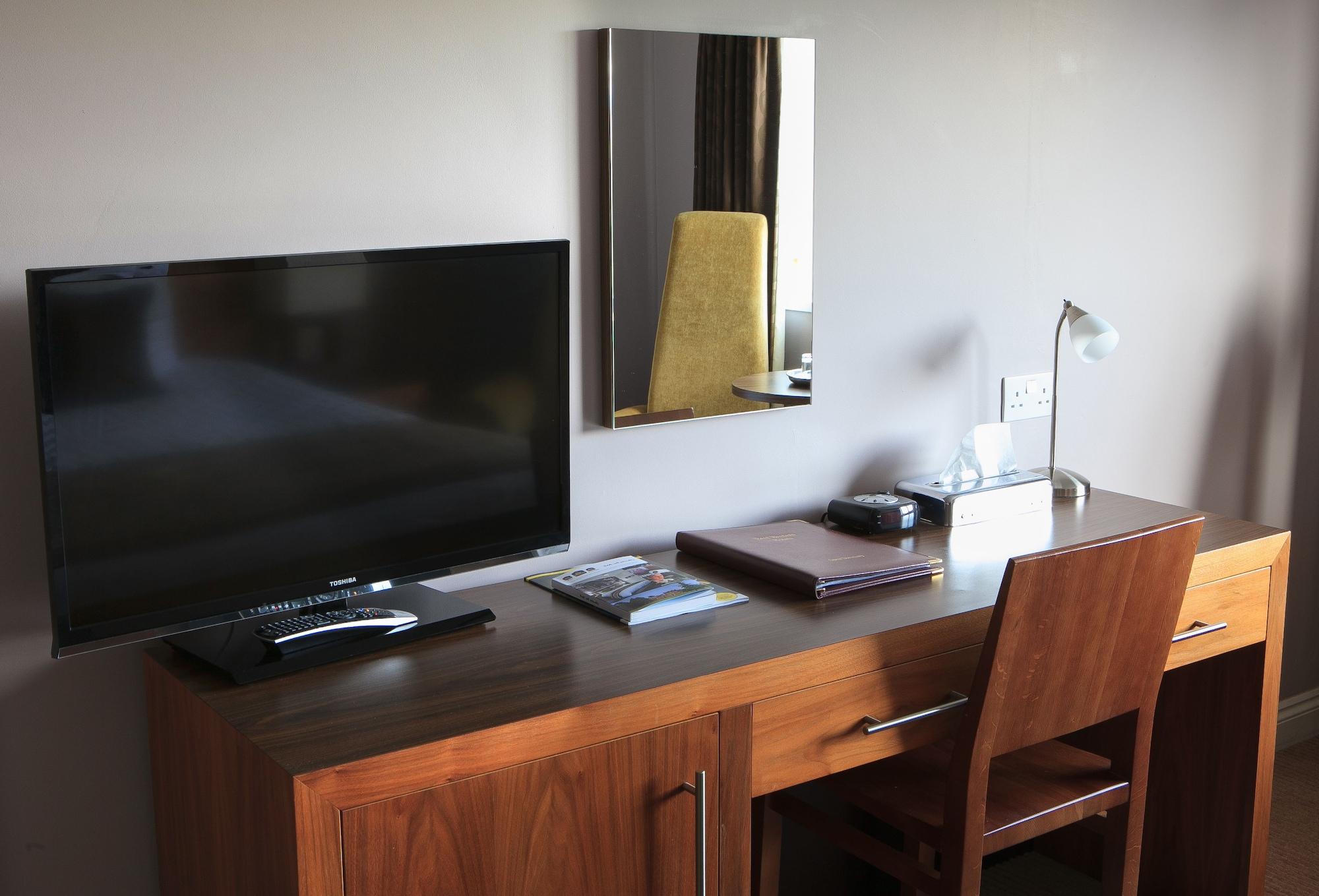 Best Western Plus Centurion Hotel Мидсомер Нортон Экстерьер фото